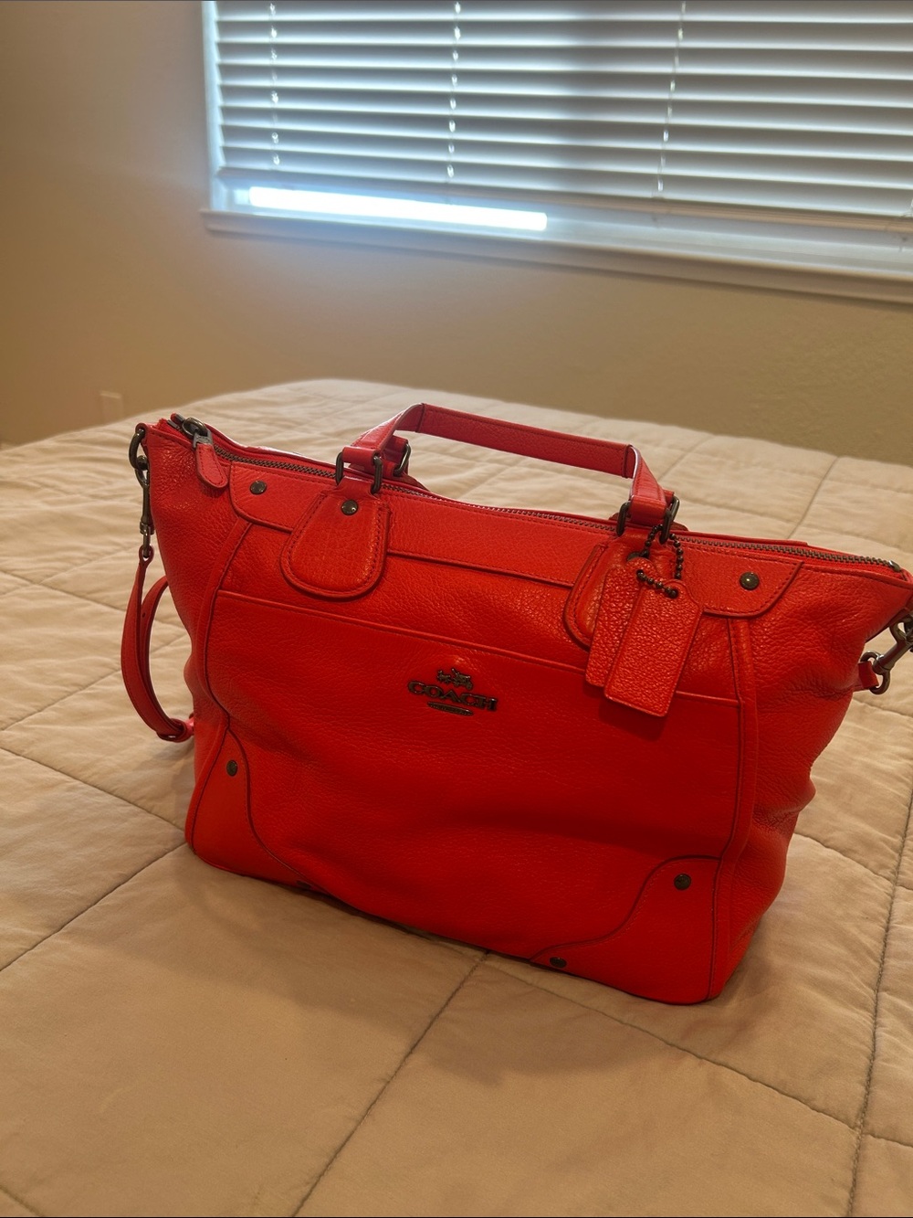 💥Brand new 💥 Coach Red Pebbled Leather Tote with Top Handles
